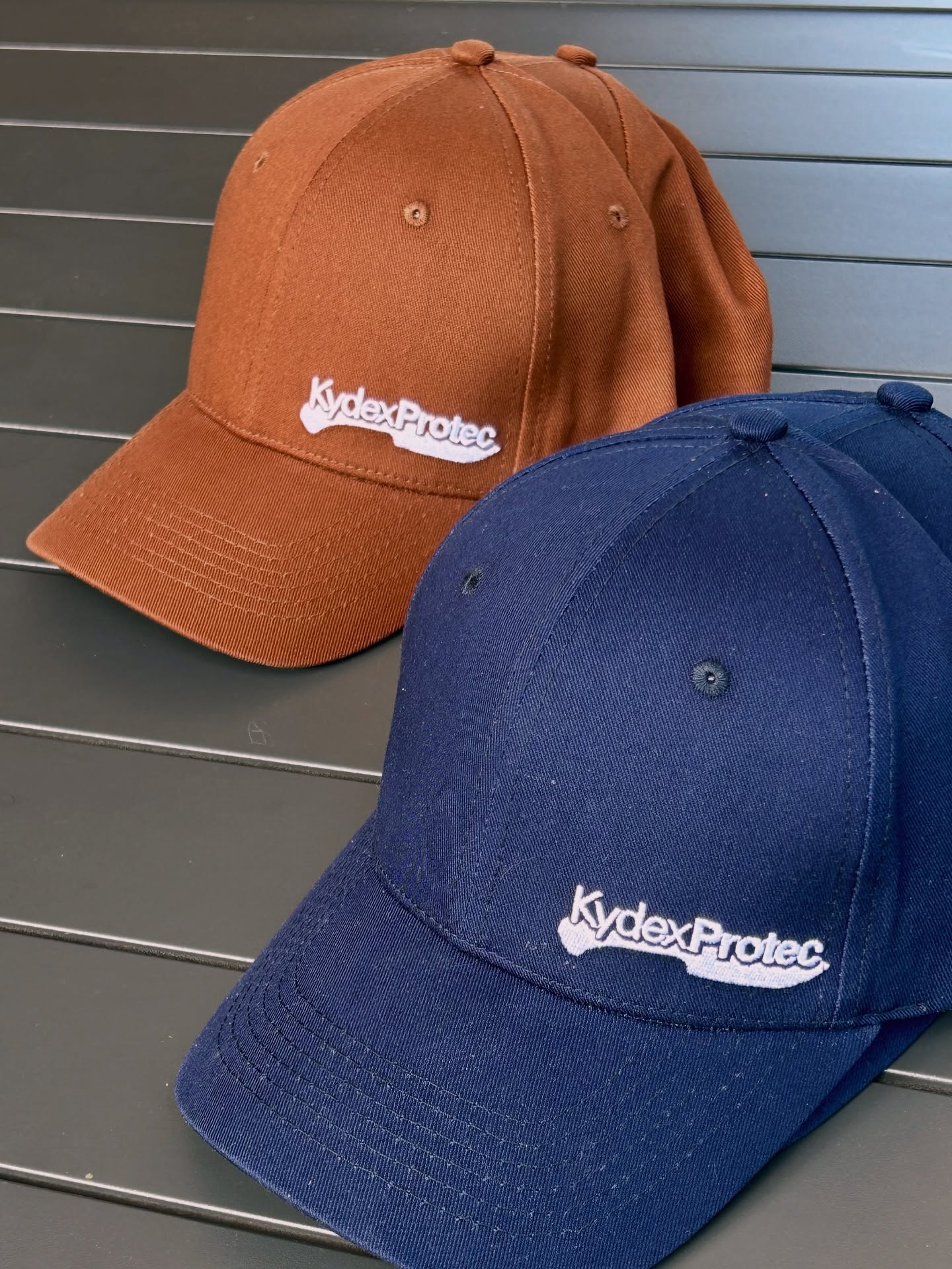 Derniers stocks : 2 exemplaires disponibles par couleur avant une éventuelle nouvelle production. 🧢#cap #casquette #goodies #kydexprotec #style #troplaclasse