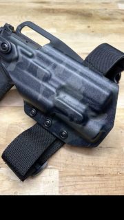 Holster OWB pour le Echelon et la nouvelle TLR1 HL-X de chez @streamlightinc
Fixer sur le déport @bladetechholsters et mouler sur du kydex MultiCam Black
Découpe Optic ready, rétention TRS Level 2 Hood @talon_retention_systems et renfort kydex 0.93"#holster #kydex #madeinswitzerland #kydexprotec #holstermaker #echelon #tlr1hlx