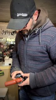 Holster OWB pour P220/P75/P226 pour l’armée suisse.
- Fixation QLS Safariland
- Rétention TRS Level 2 Hood @talon_retention_systems
- Kydex Flat Dark Earth Spring#swissarmy #holster #kydex #madeinswitzerland #kydexprotec #holstermaker #kydexholster #swissmade