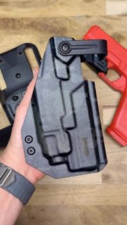Holster pour G17 / TLR7-A/X
▫️ Rétention TRS Level 2 Hood, renfort kydex 0.93"
▫️ Fixation Tech Mount
▫️ Découpe Optic Ready
▫️ Monté sur un déport Bladetech
▫️ Kydex MultiCam Black
▫️ Fabriqué en Suisse avec du matériel US 🇨🇭🇺🇸#holster #kydex #madeinswitzerland #kydexprotec #holstermaker #kydexholster