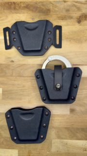 Pour les pros 👮♂️
Porte-menottes avec ou sans 2e sécurité.
▫️ Compatible ASP, Nextorch, Akis, etc.
▫️ Divers possibilités de fixation: Tek Lok, passants de ceinture, molle, ect.
▫️ Level 2 disponible en noir ou brun, avec bouton sécurisé «Pull The Dot»#police #pourlespros #handcuffs #menottes #gendarmerie #kydex #holster #kydexprotec@policecantonalefribourg @policemunicipaledelausanne @policevd @policege @academiepolicesavatan @police_nord_vaudois @policeduchablaisvaudois_epoc @swiss_police @policeouestlausannois @policescommunalesvaudoises @gendarmerie_vaudoise