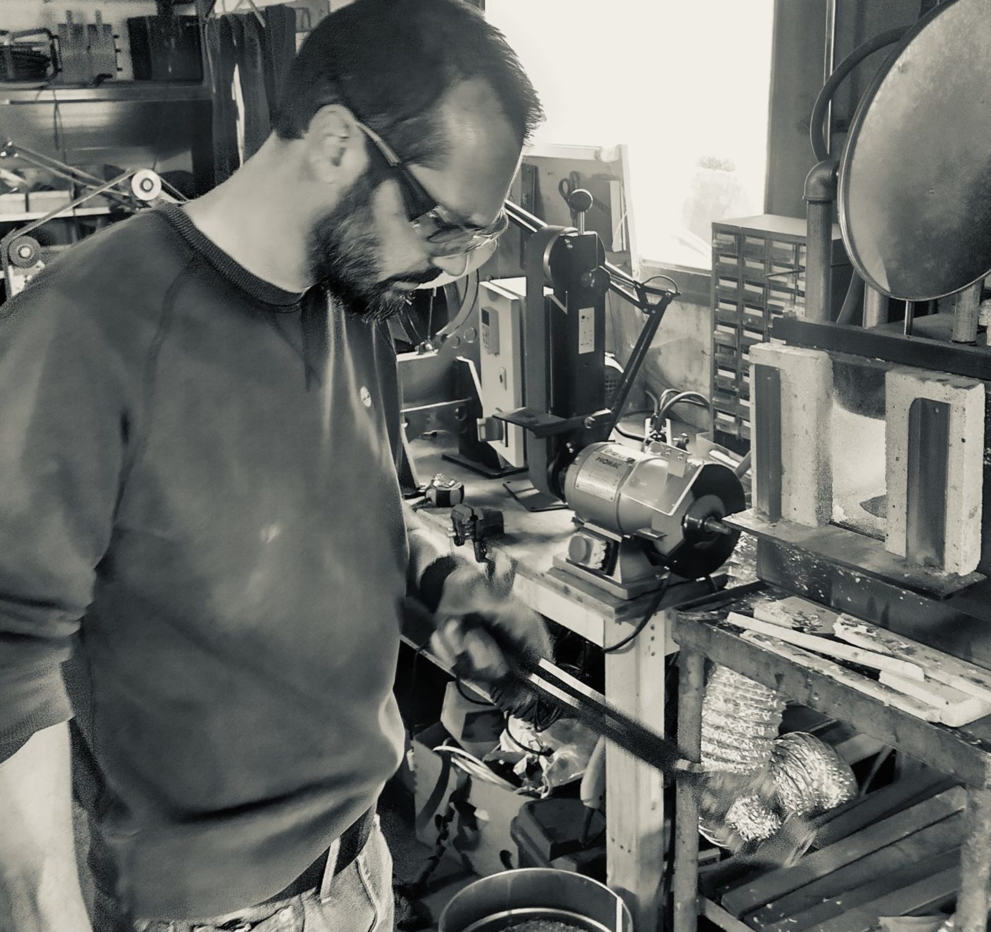 Atelier KydexProtec en Suisse, fabrication artisanale de holsters sur mesure