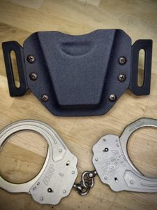 Porte-menotte (handcuffs) en kydex, pour les pros