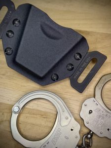 Porte-menotte (handcuffs) en kydex, pour les pros