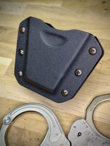 Porte-menotte (handcuffs) en kydex, pour les pros
