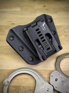 Porte-menotte (handcuffs) en kydex, pour les pros