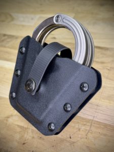 Porte-menotte (handcuffs) en kydex, pour les pros